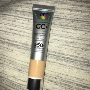 IT cosmetics travel size CC cream (light)
